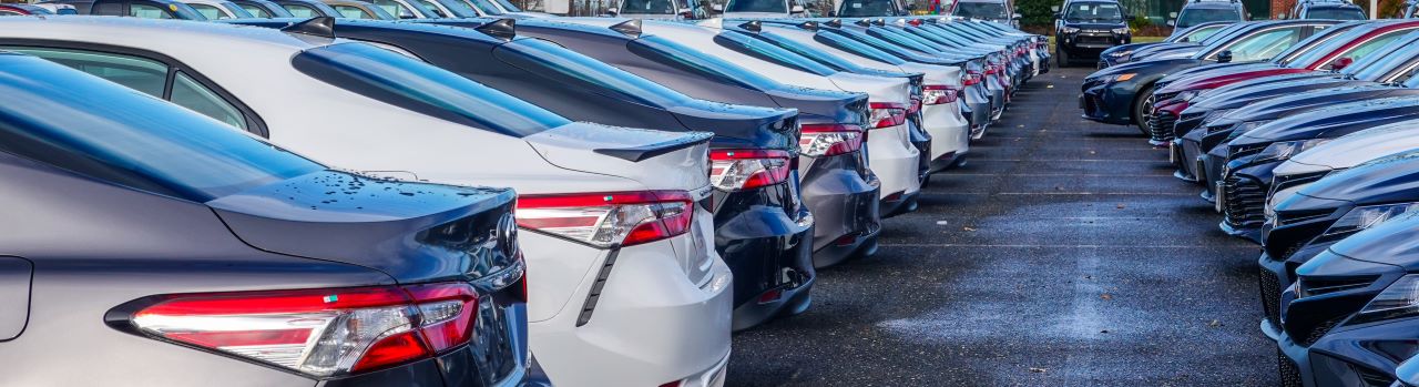 Hall's Auto Sales in Mansfield, OH, has a wide selection of affordable used cars.