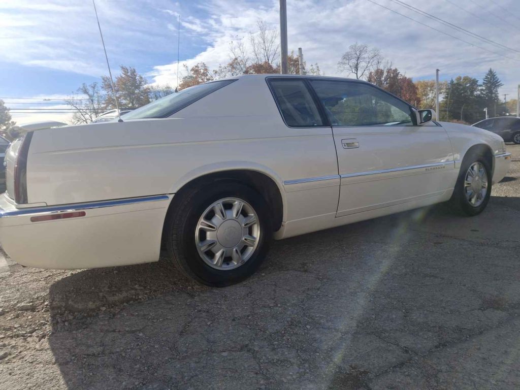 1996 Cadillac Eldorado Standard