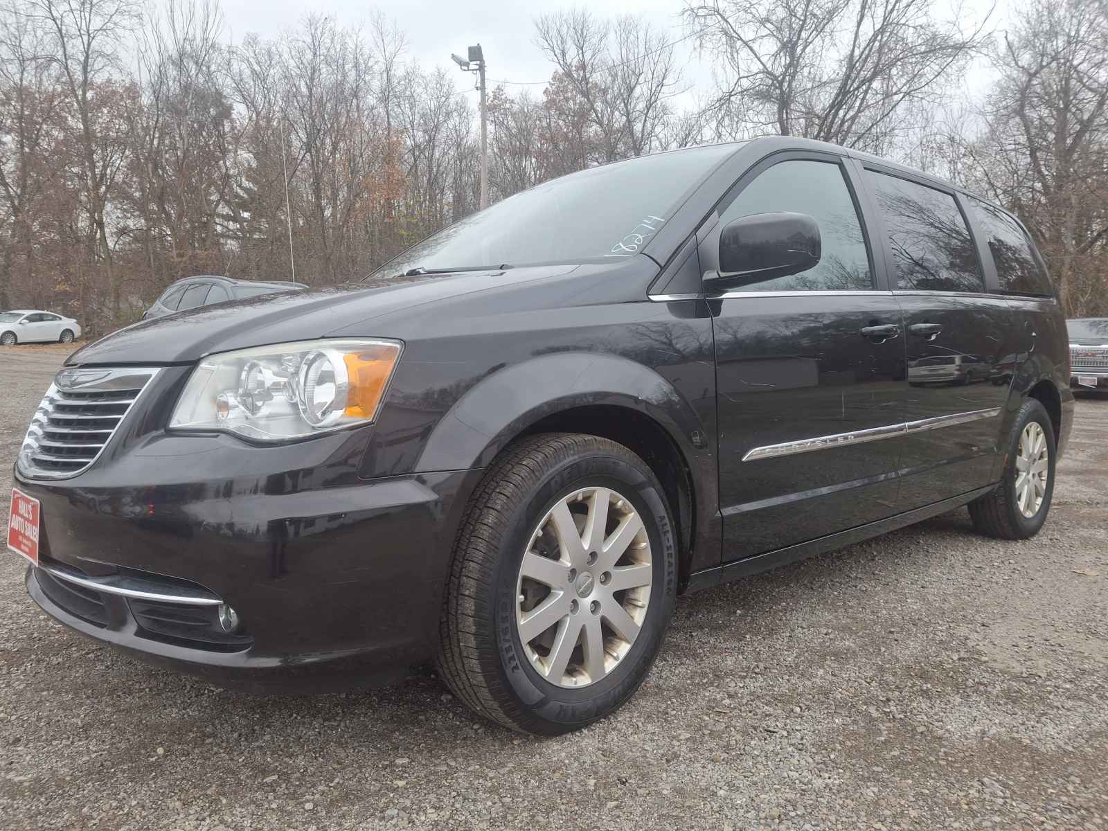 2015 Chrysler Town & Country Touring's photo