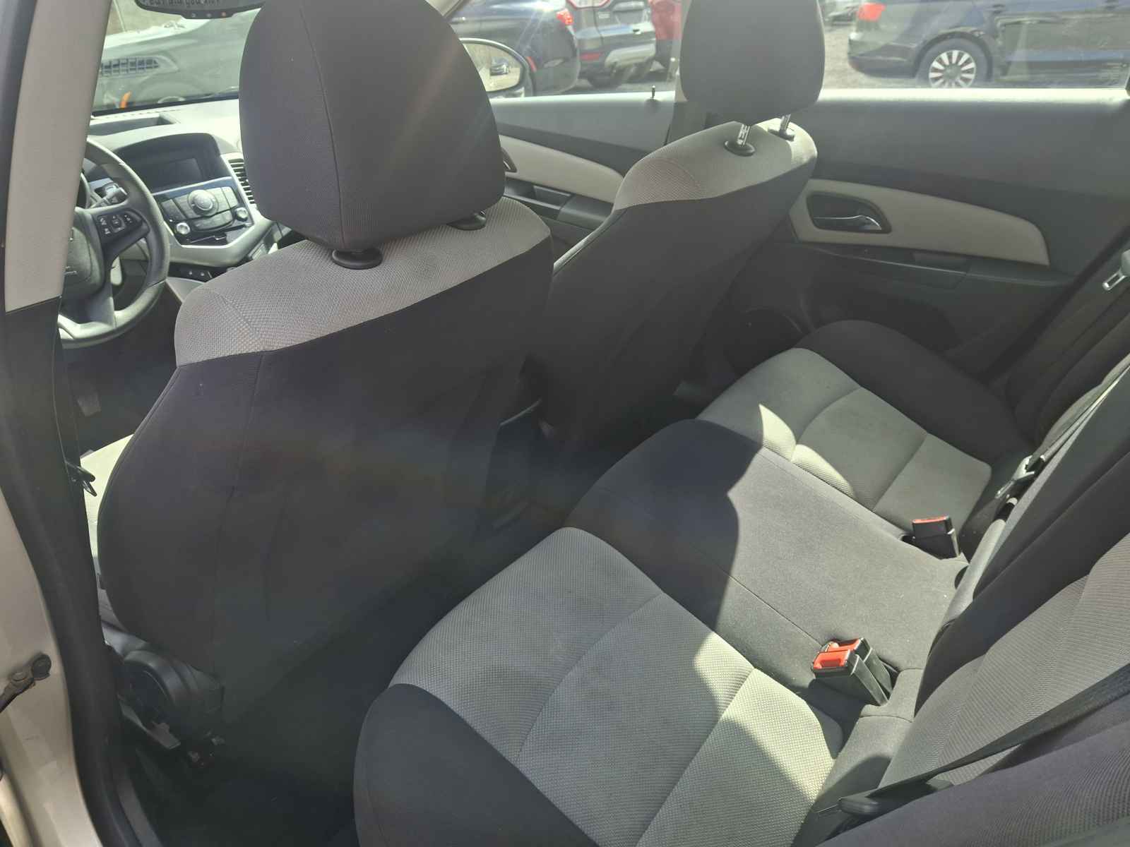 2013 Chevrolet Cruze LS - Photo 6