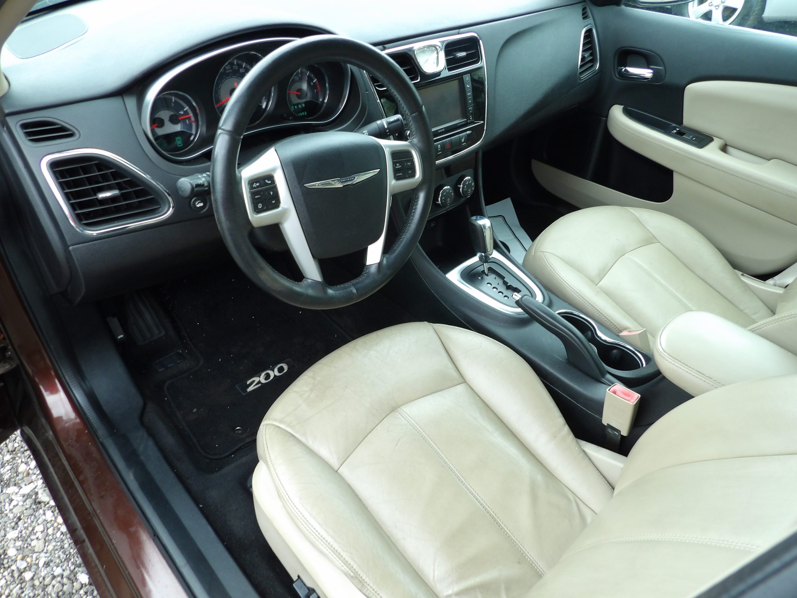 2012 Chrysler 200 Limited - Photo 6