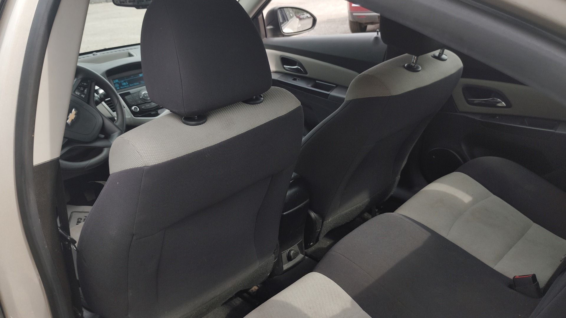 2013 Chevrolet Cruze LS - Photo 14