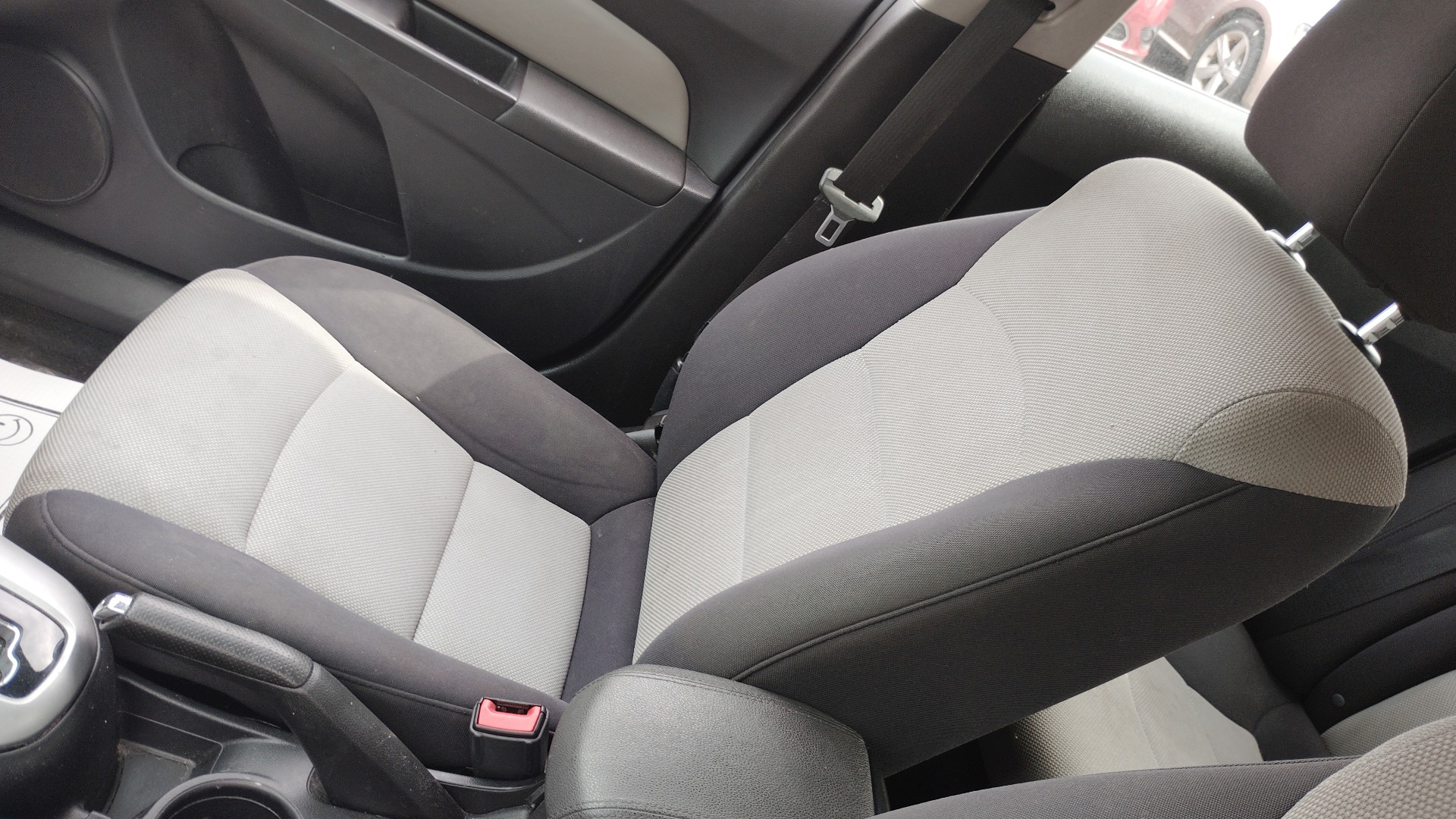 2013 Chevrolet Cruze LS - Photo 16