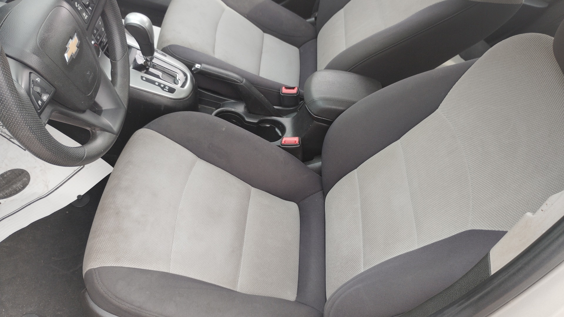 2013 Chevrolet Cruze LS - Photo 17